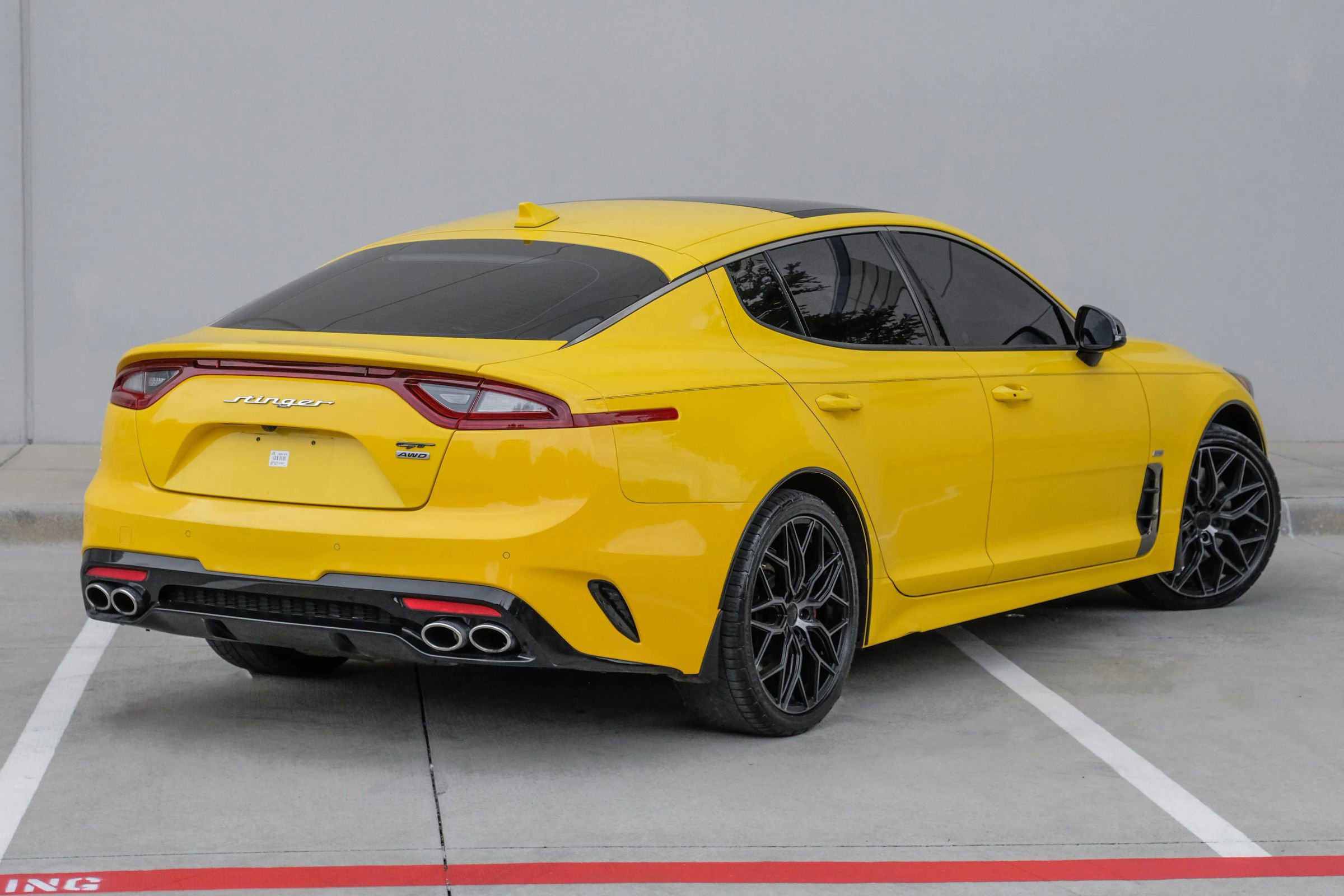 Used 2018 Kia Stinger GT2 AWD/4WD image 4