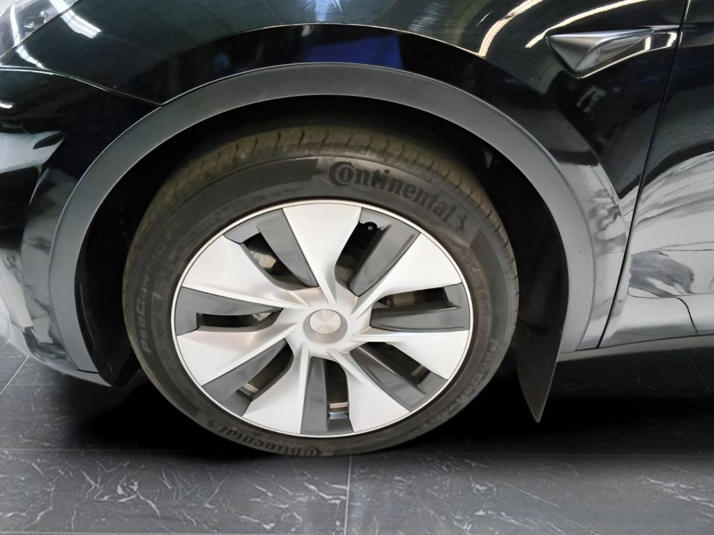 Used 2023 Tesla Model Y Long Range AWD/4WD image 10