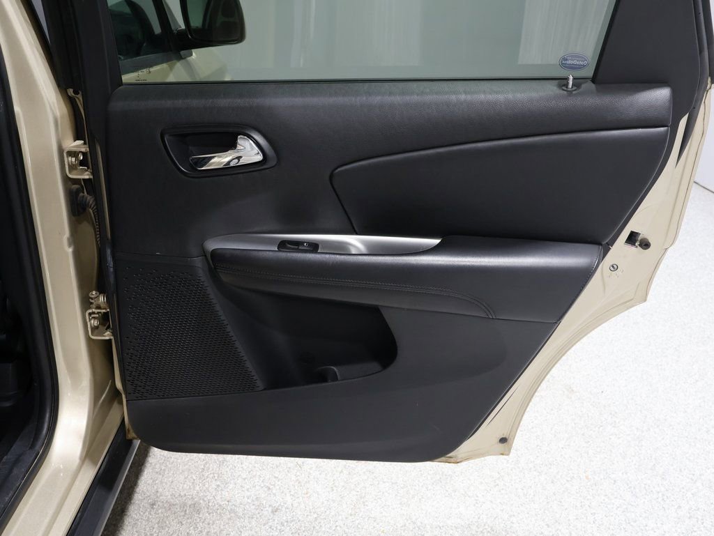 Used 2011 Dodge Journey Mainstreet w/ Flexible Seating Group image 23