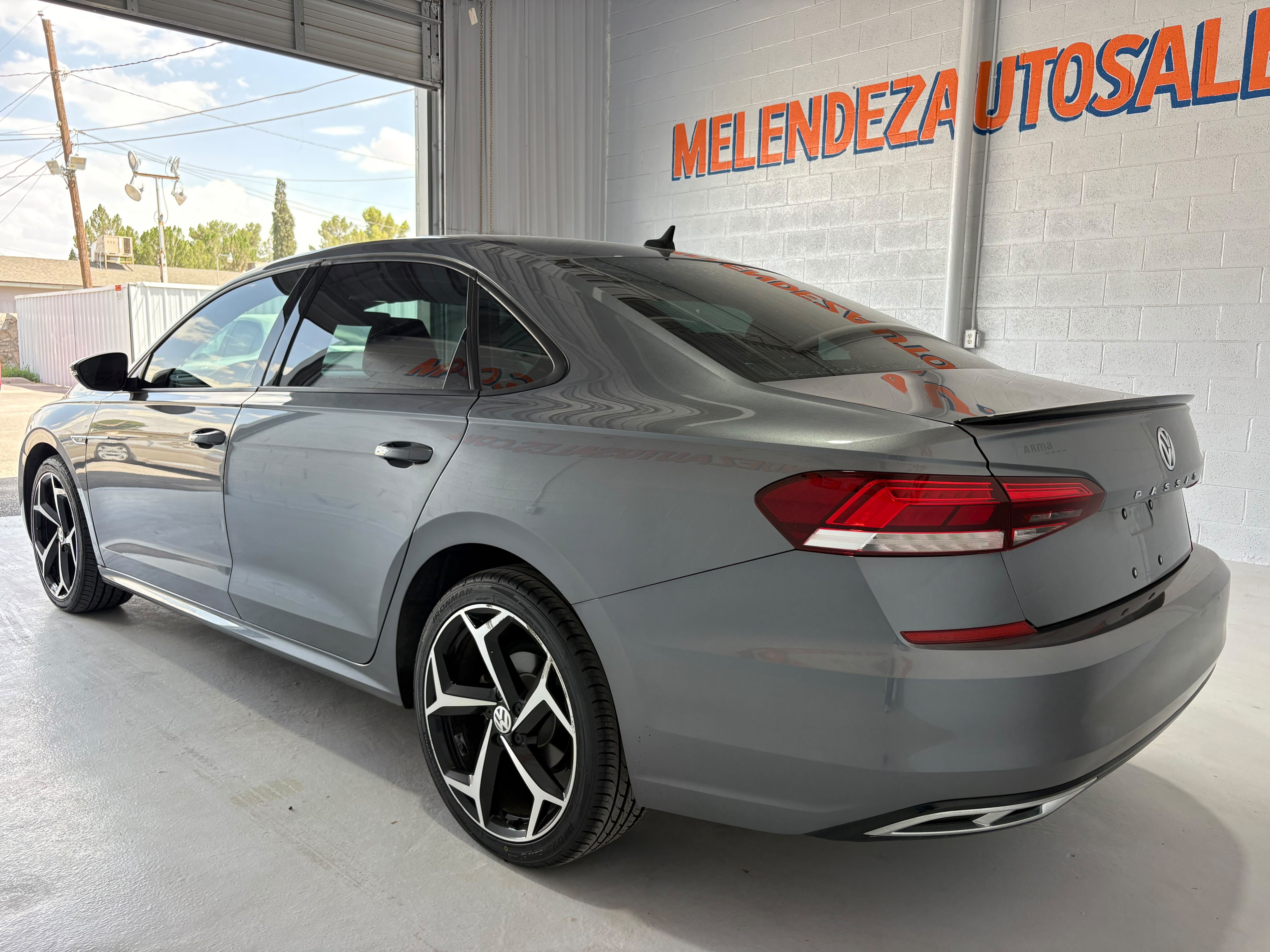 Used 2020 Volkswagen Passat 2.0T R-Line FWD image 3
