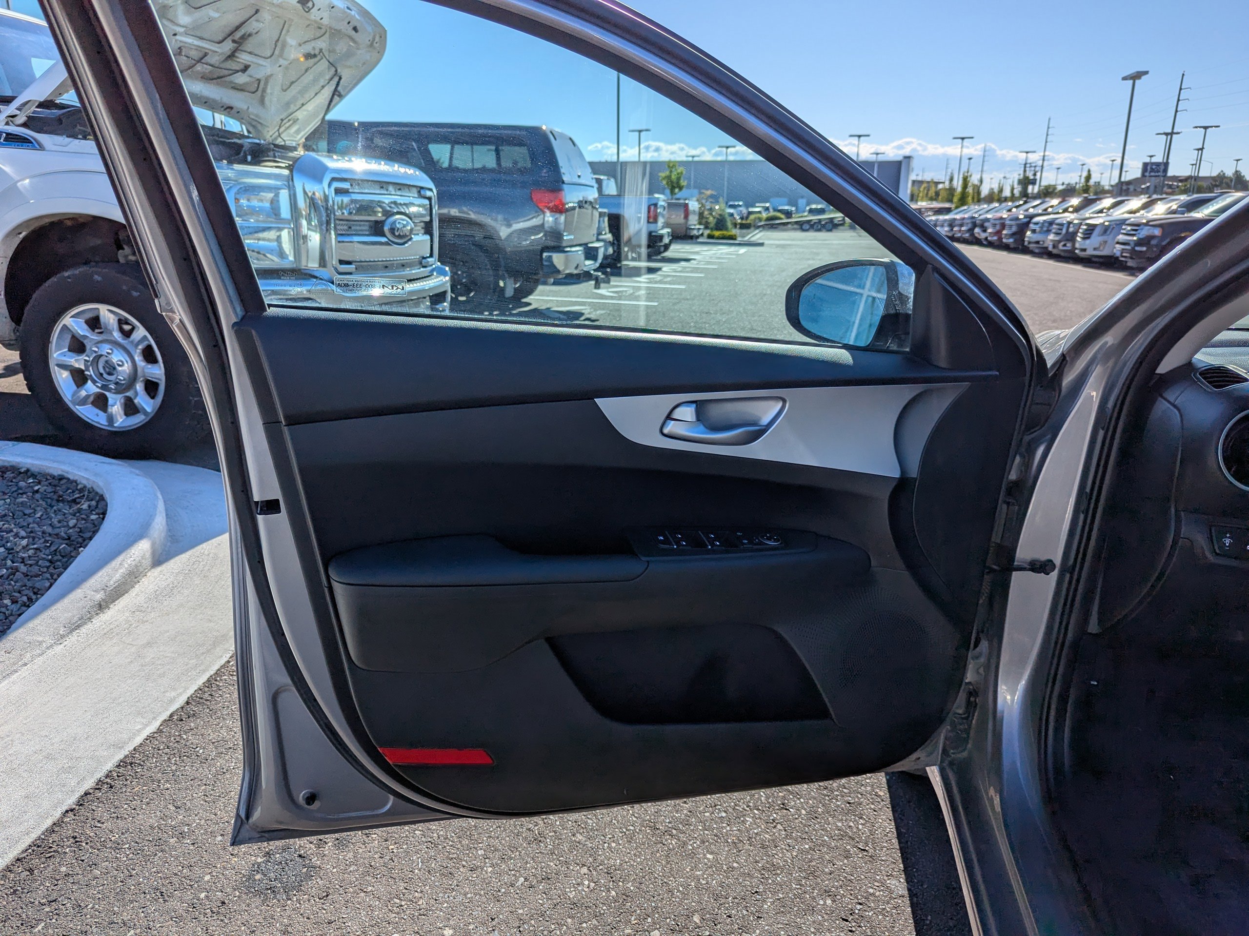 Used 2023 Kia Forte LXS w/ LXS Technology Package FWD image 10