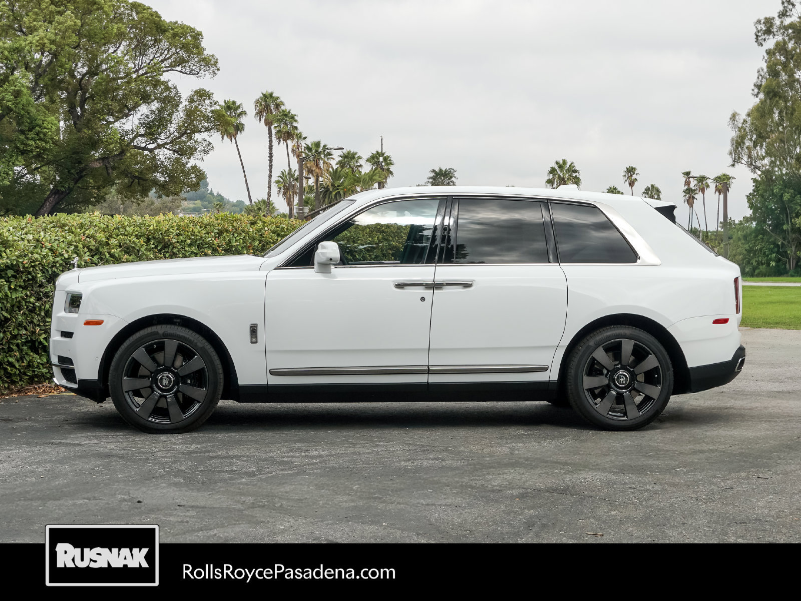 Certified 2019 Rolls-Royce Cullinan AWD/4WD image 3