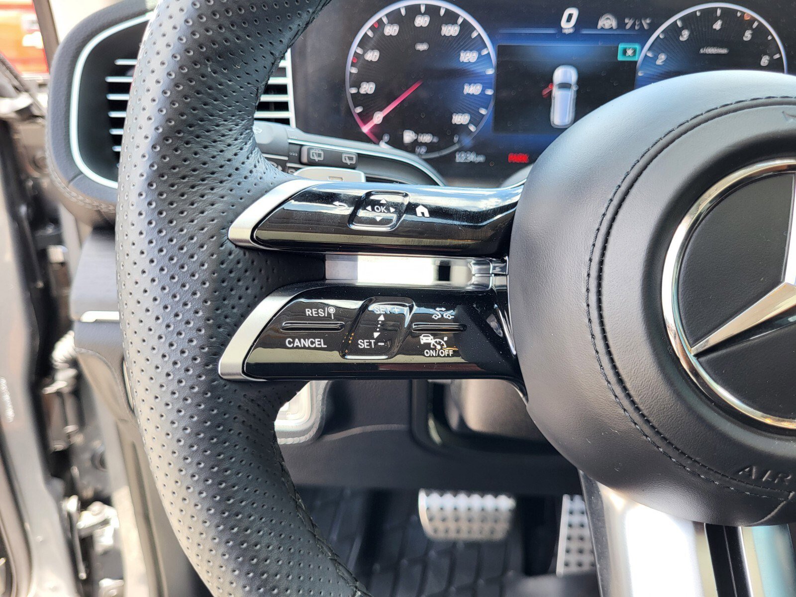 Used 2024 Mercedes-Benz GLS 580 4MATIC image 28