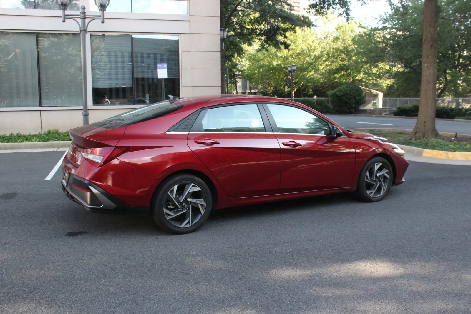 Used 2025 Hyundai Elantra SEL FWD image 7