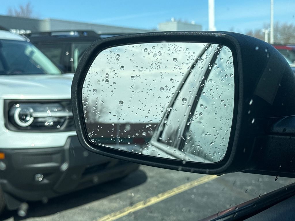 Used 2024 Ford Edge SE image 41