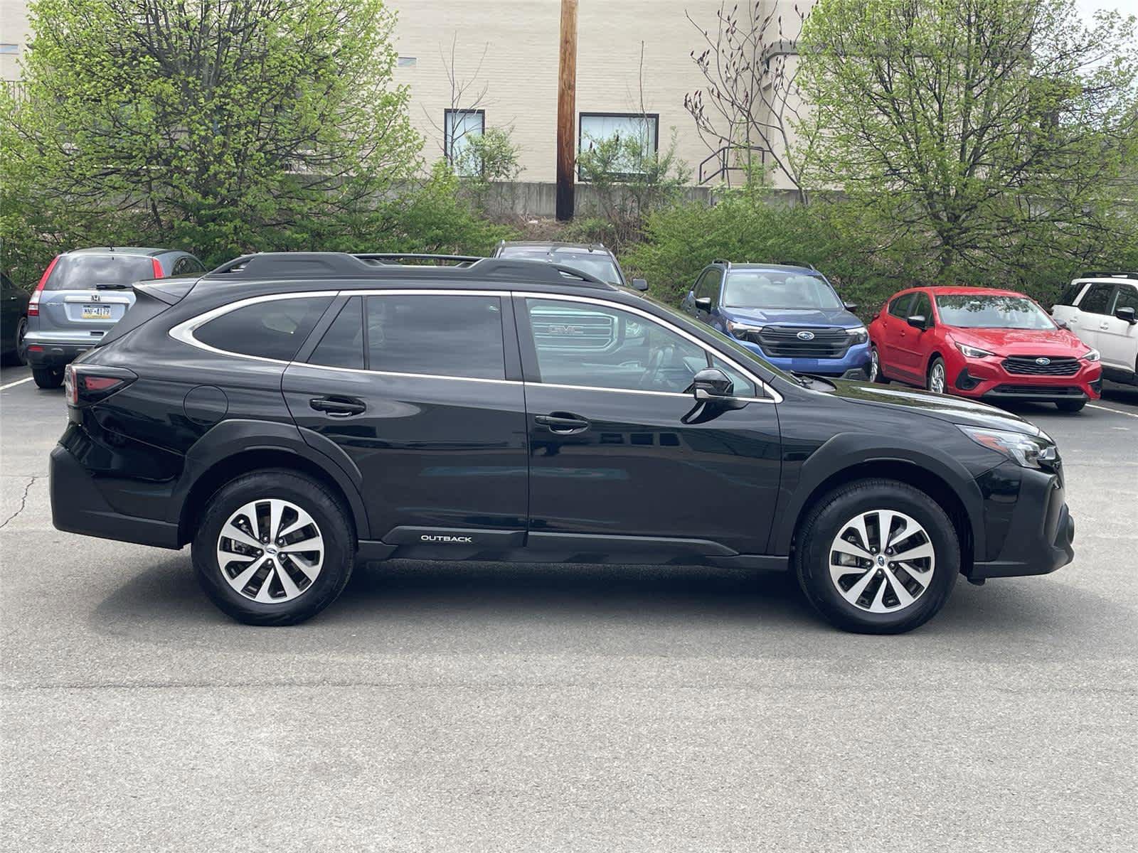 Certified 2025 Subaru Outback Premium AWD/4WD image 6