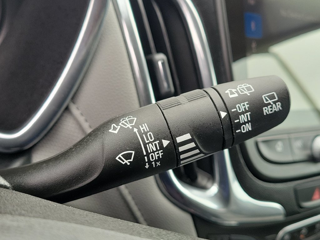 Used 2020 Chevrolet Equinox Premier AWD/4WD image 12