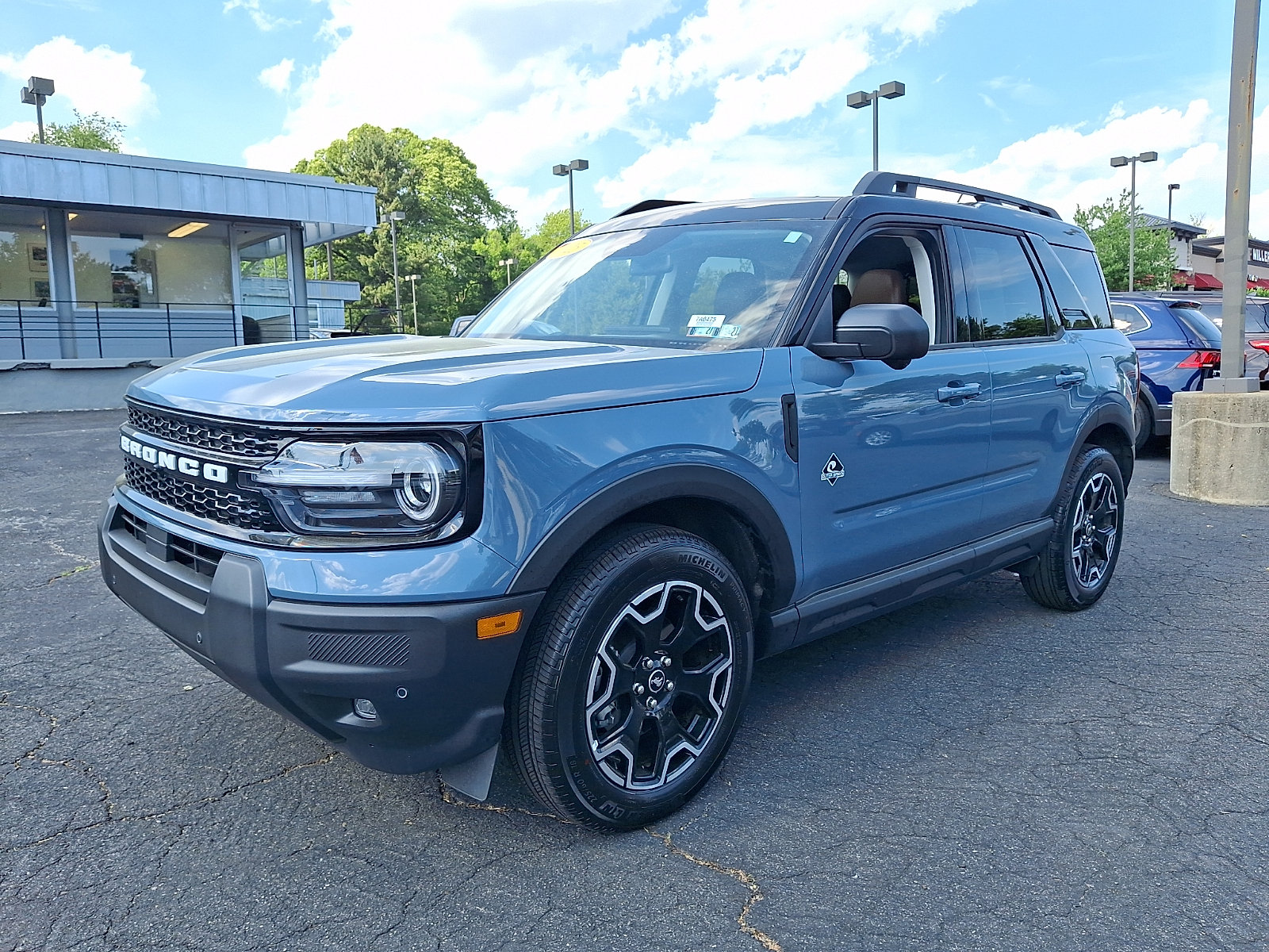 Used 2025 Ford Bronco Sport Outer Banks w/ Outer Banks Tech Package+ AWD/4WD image 3