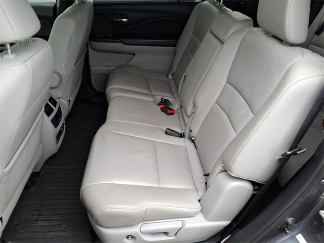 Used 2016 Honda Pilot Touring image 13
