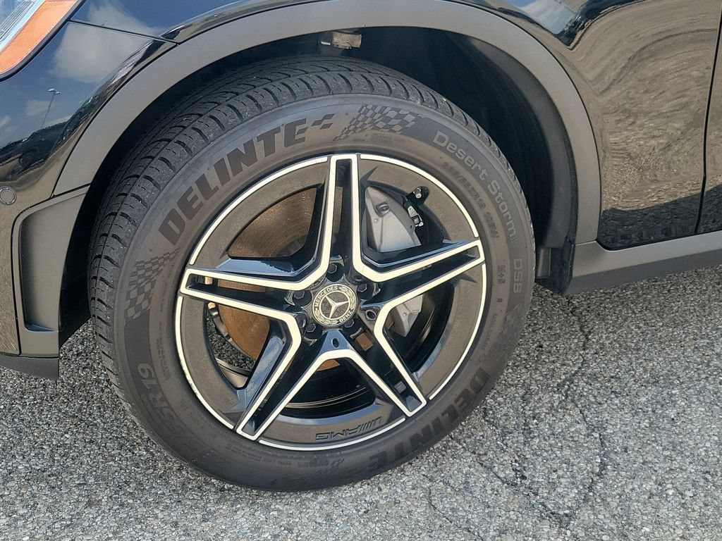 Used 2021 Mercedes-Benz GLC 300 4MATIC image 9