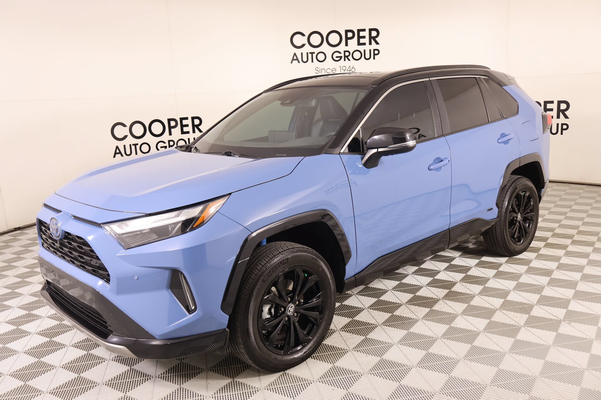Used 2024 Toyota RAV4 XSE w/ Advanced Technology Package AWD/4WD image 9