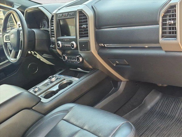 Used 2020 Ford Expedition XLT w/ Equipment Group 202A AWD/4WD image 23