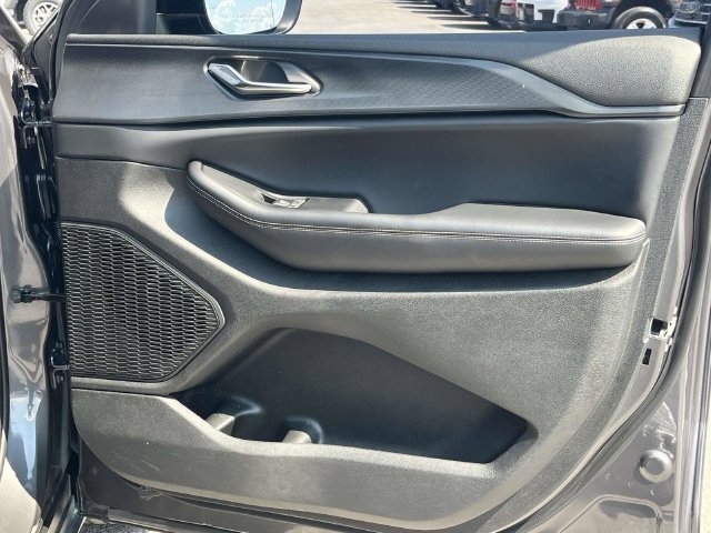 Used 2024 Jeep Grand Cherokee Laredo w/ Luxury Tech Group I AWD/4WD image 26