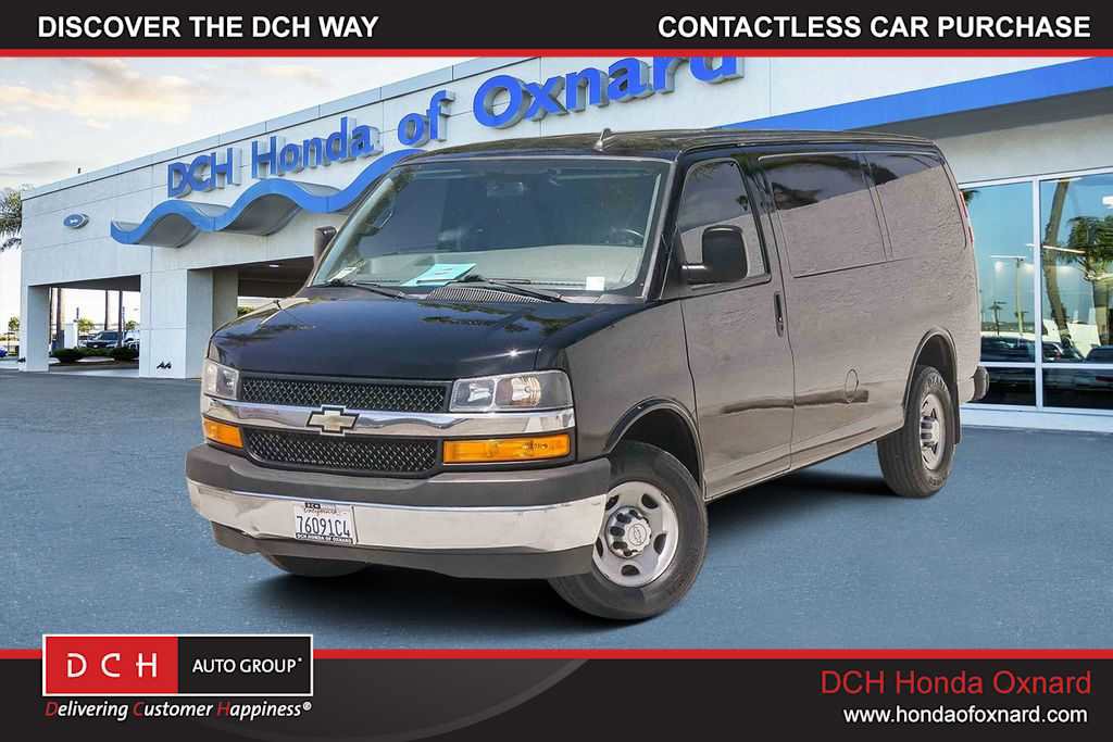 Used 2018 Chevrolet Express 2500 w/ Driver Convenience Package RWD image 1