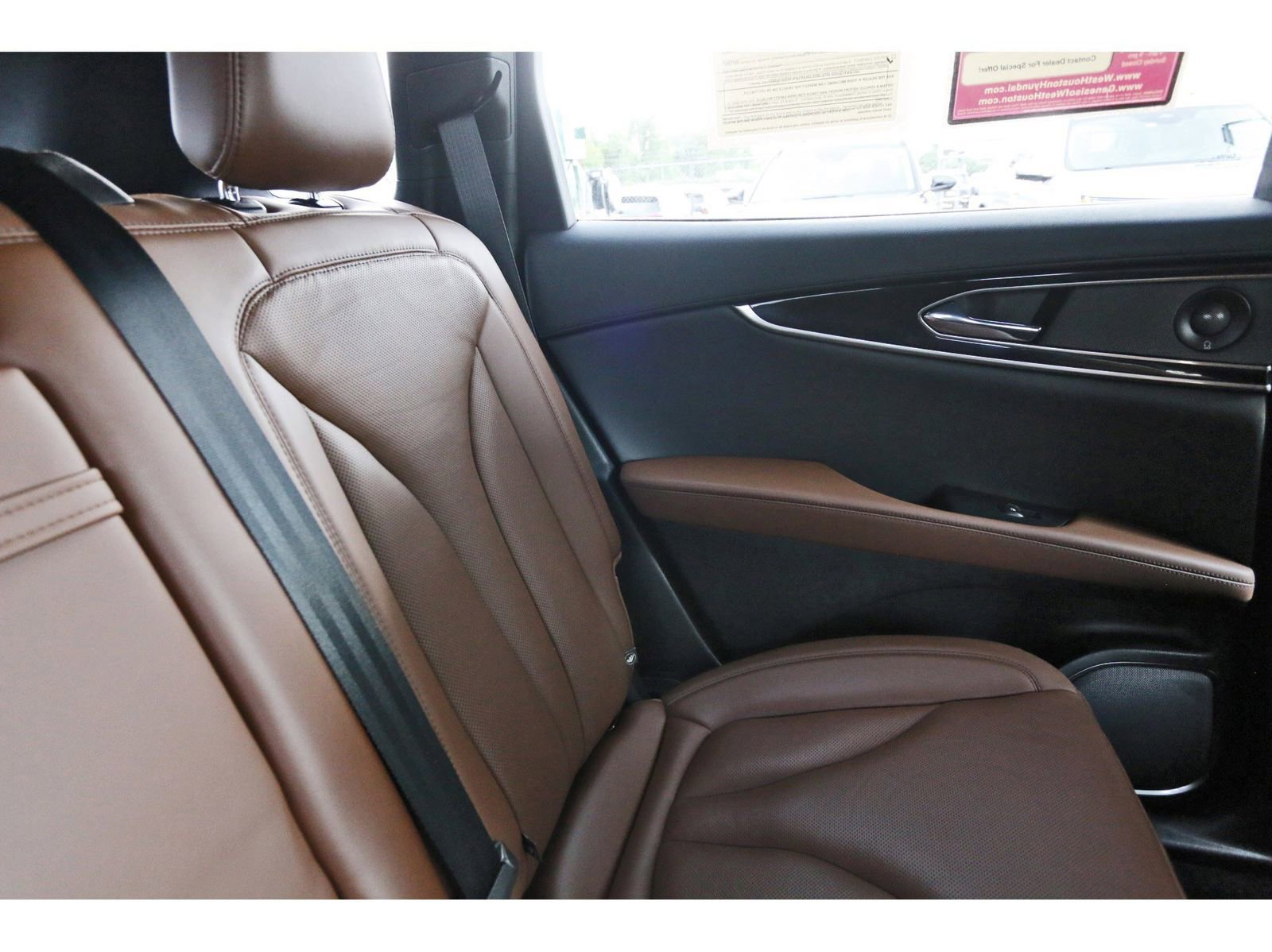 Used 2022 Lincoln Nautilus Reserve w/ Equipment Group 201A image 15