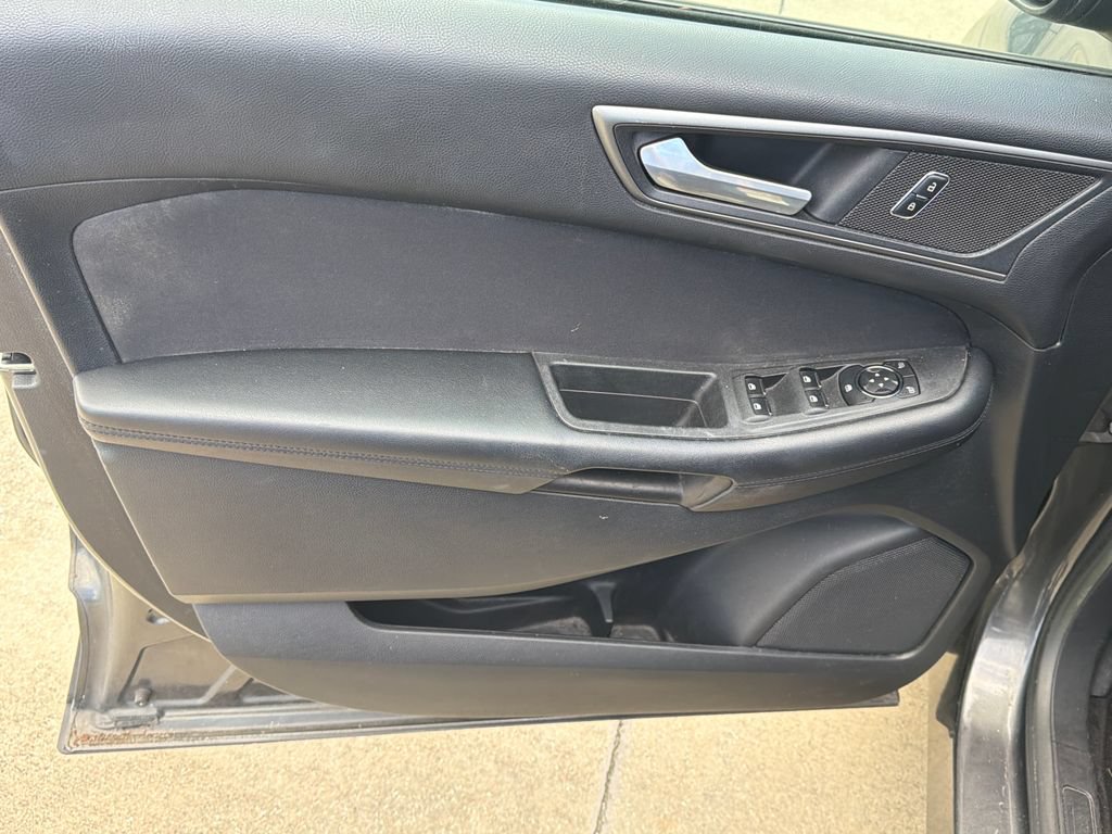 Used 2016 Ford Edge SE FWD image 15