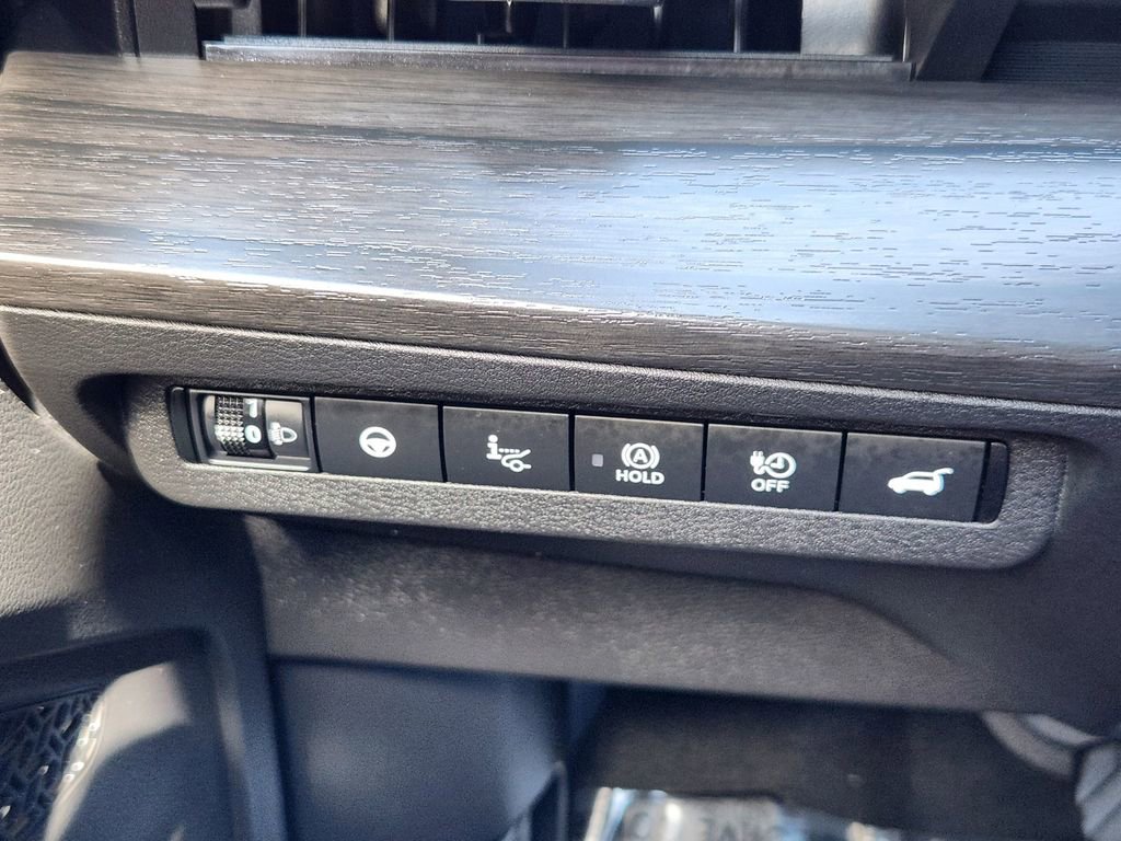 Used 2024 Nissan Ariya AWD image 21