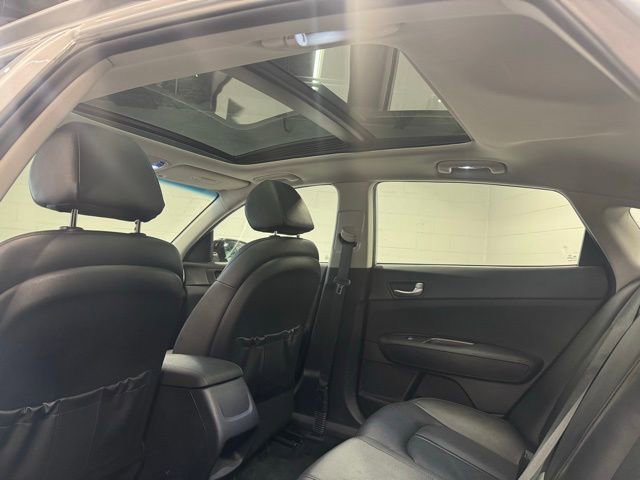 Used 2020 Kia Optima SE image 10