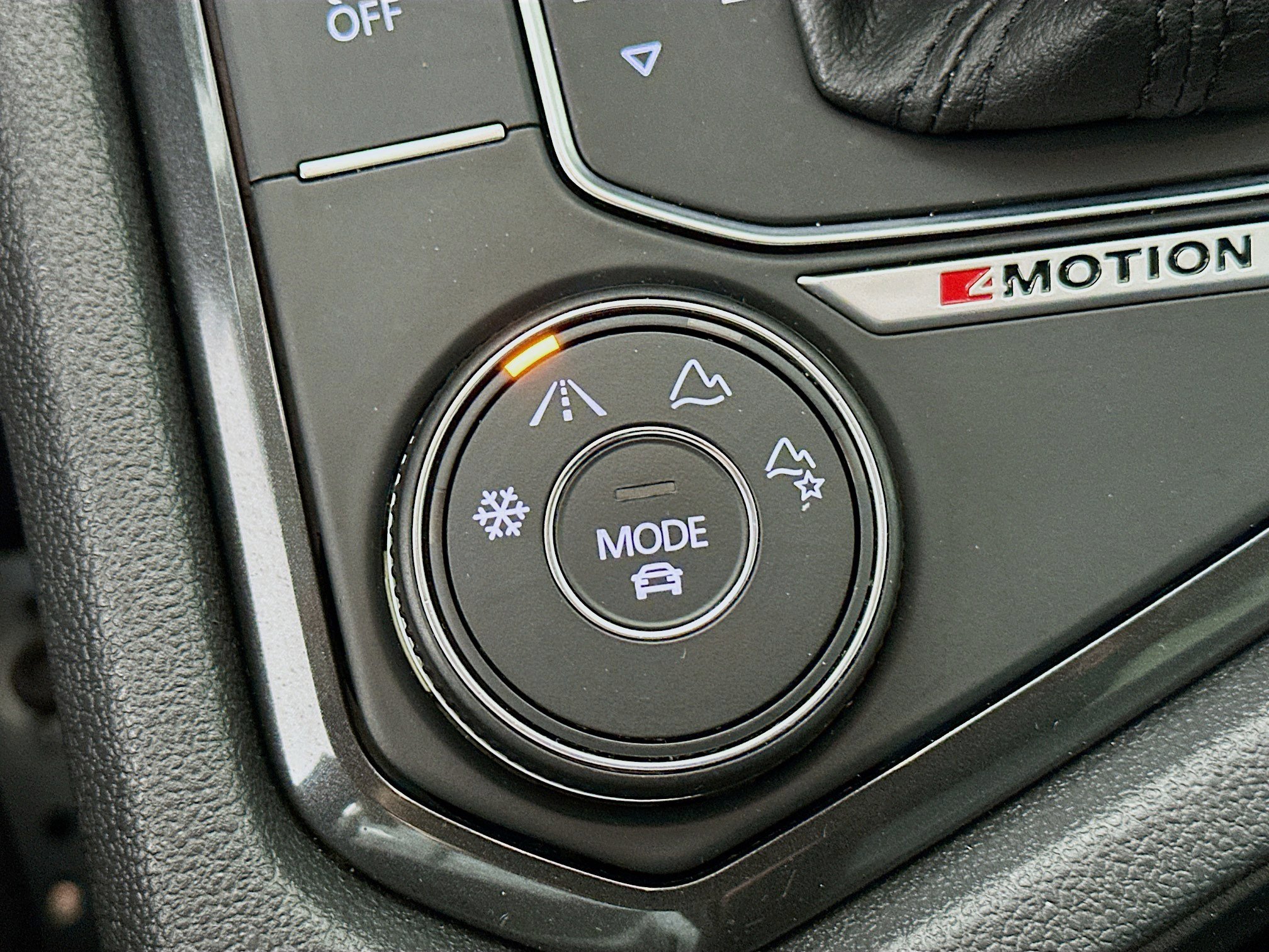 Used 2018 Volkswagen Tiguan S image 21