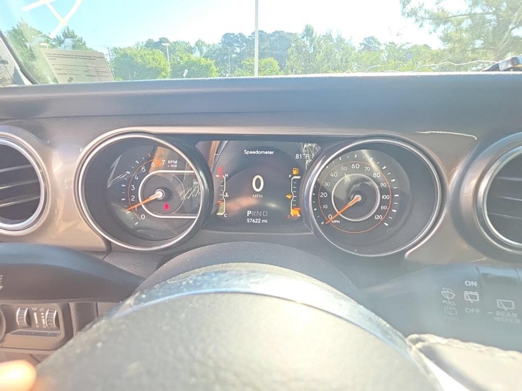 Used 2018 Jeep Wrangler Unlimited Sahara AWD/4WD image 13