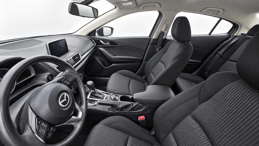 Used 2016 MAZDA MAZDA3 i Sport w/ Preferred Equipment Package FWD image 9