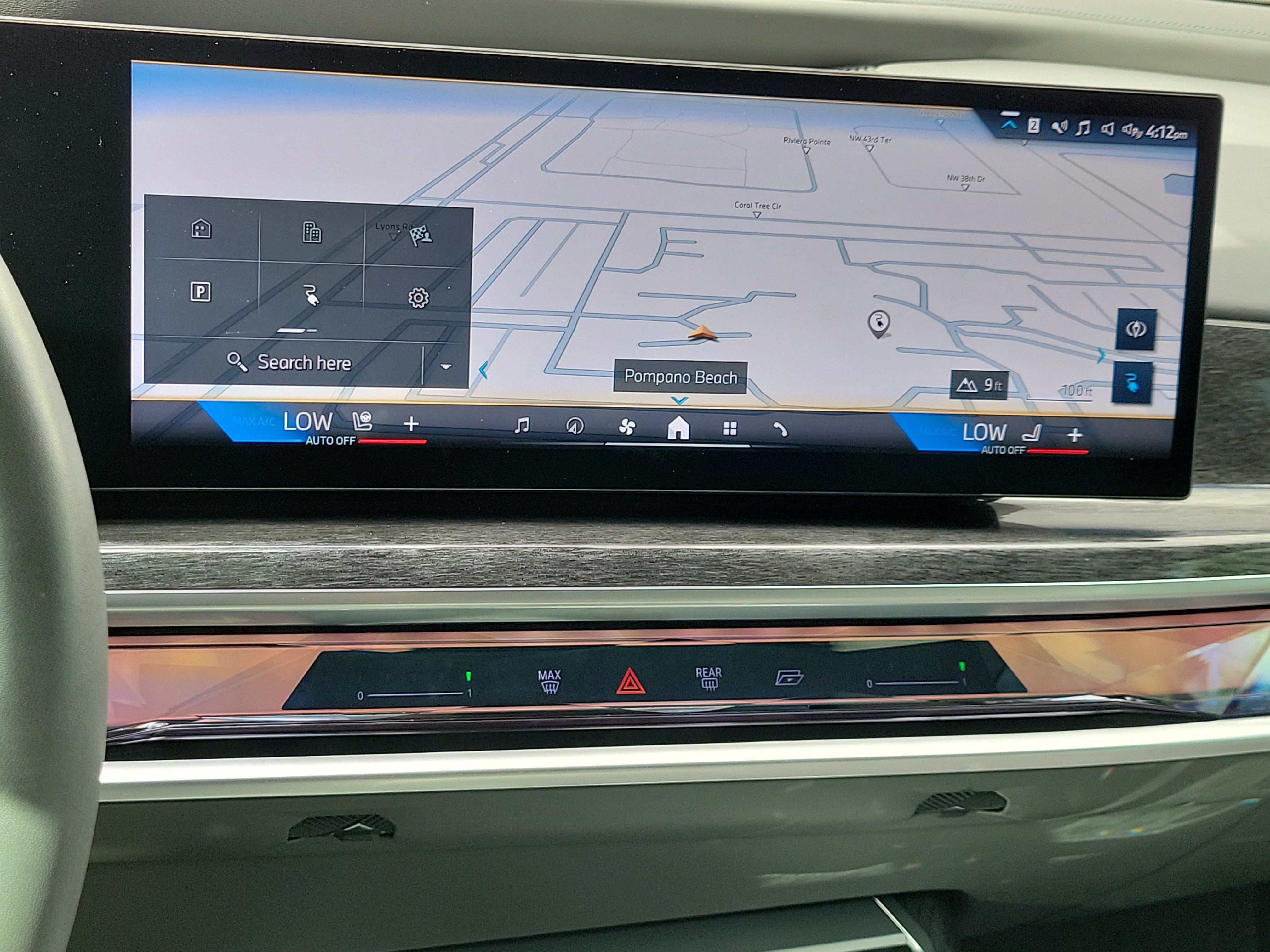 Certified 2024 BMW i7 xDrive60 AWD/4WD image 24