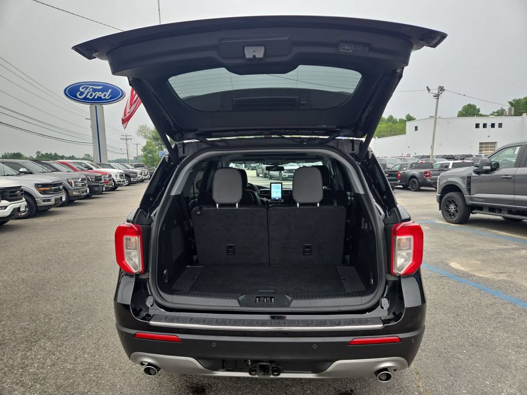 Used 2023 Ford Explorer Limited w/ Limited Technology Package AWD/4WD image 3