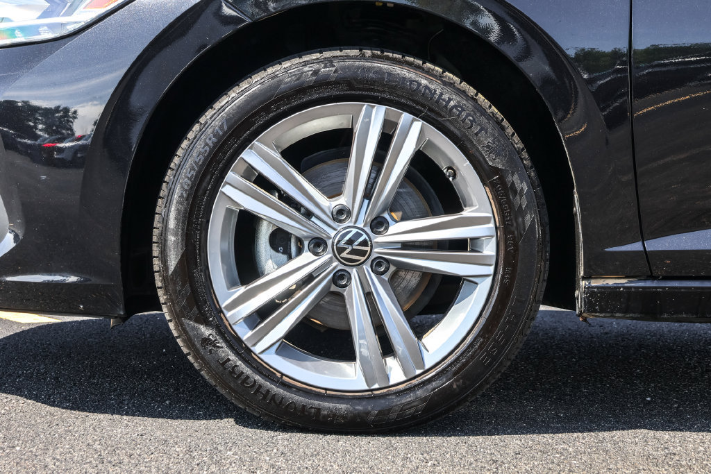 Certified 2024 Volkswagen Jetta SE FWD image 16
