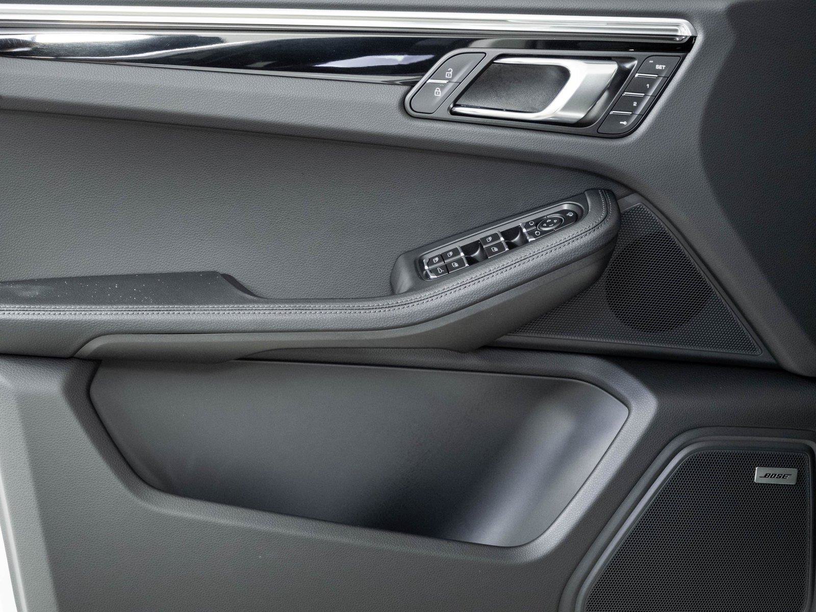 New 2026 Porsche Macan AWD/4WD image 6