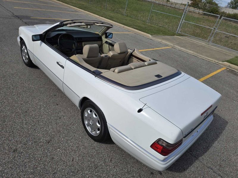Used 1995 Mercedes-Benz E 320 Convertible image 22