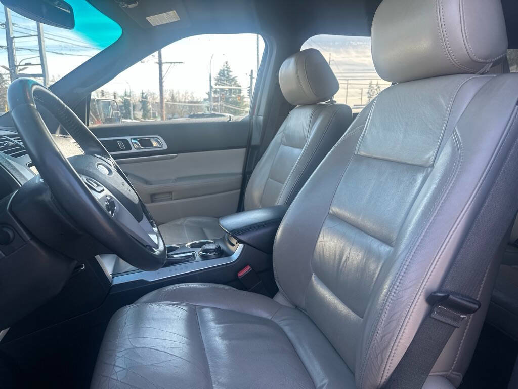 Used 2012 Ford Explorer XLT AWD/4WD image 12