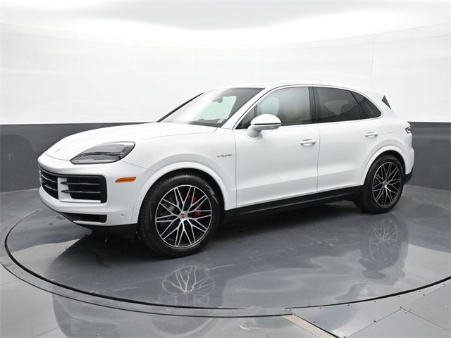 New 2025 Porsche Cayenne S image 1
