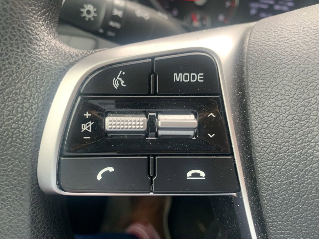Used 2020 Kia Sorento LX image 23