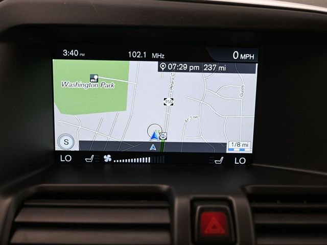 Used 2016 Volvo XC60 T6 w/ Proximity Package image 13