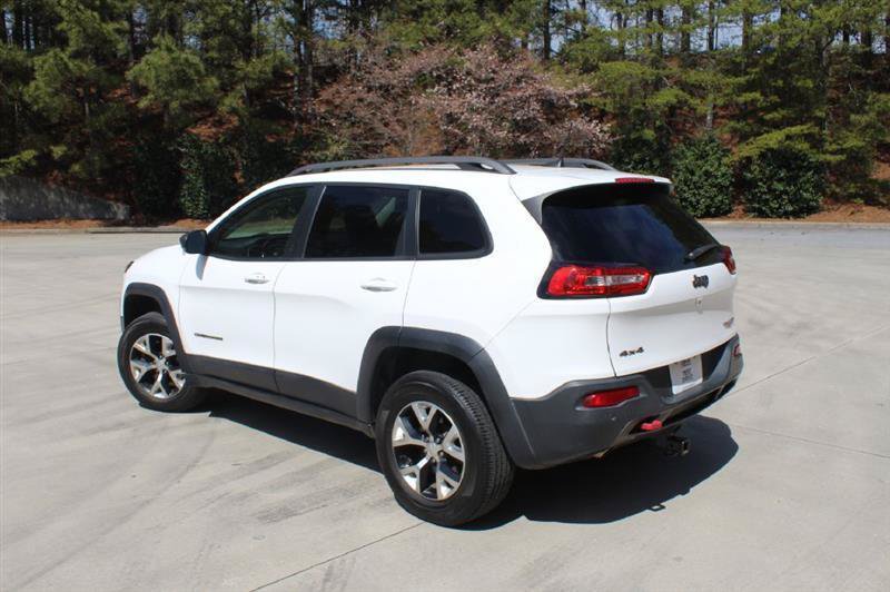 Used 2018 Jeep Cherokee Trailhawk AWD/4WD image 3