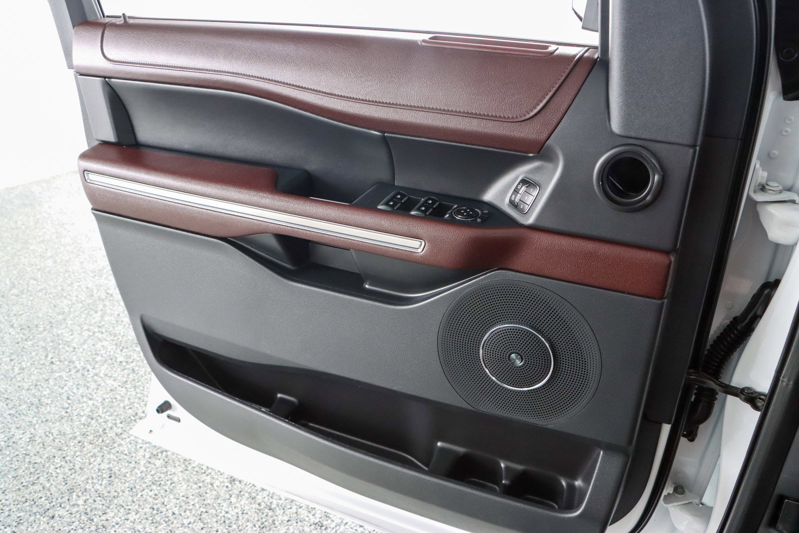 Used 2023 Ford Expedition Max Limited image 25