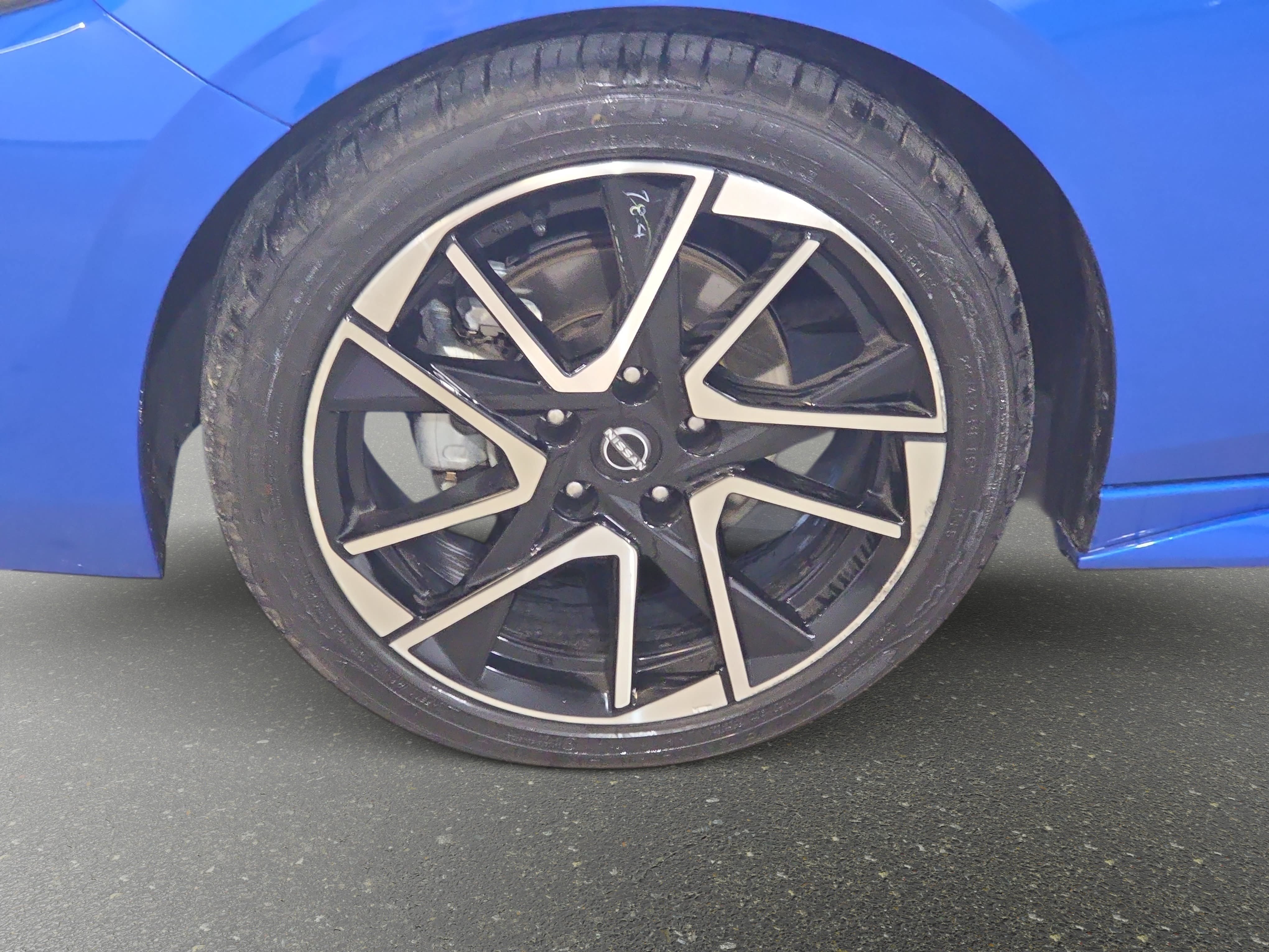 Used 2025 Nissan Sentra SR FWD image 30
