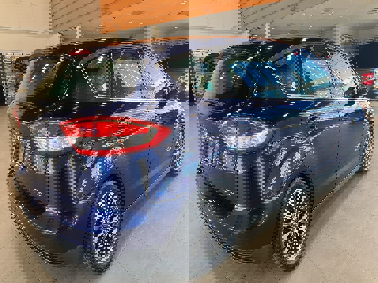 Used 2017 Ford C-MAX Energi Titanium w/ Equipment Group 501A image 5