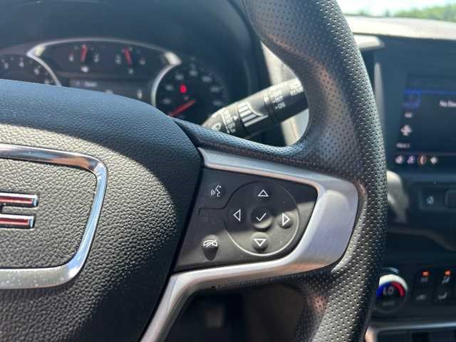 Used 2024 GMC Terrain SLE w/ Driver Convenience Package AWD/4WD image 8