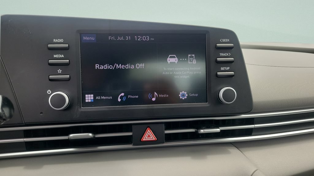 Used 2024 Hyundai Elantra SE FWD image 14