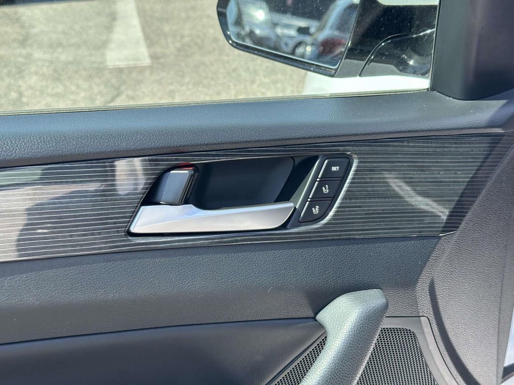 Used 2019 Hyundai Sonata Limited w/ Ultimate Package 04 image 14