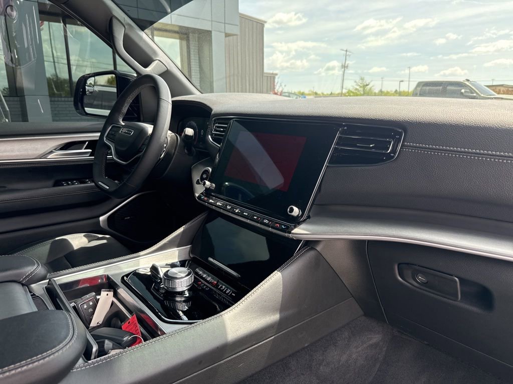 Used 2025 Jeep Wagoneer Series II image 21