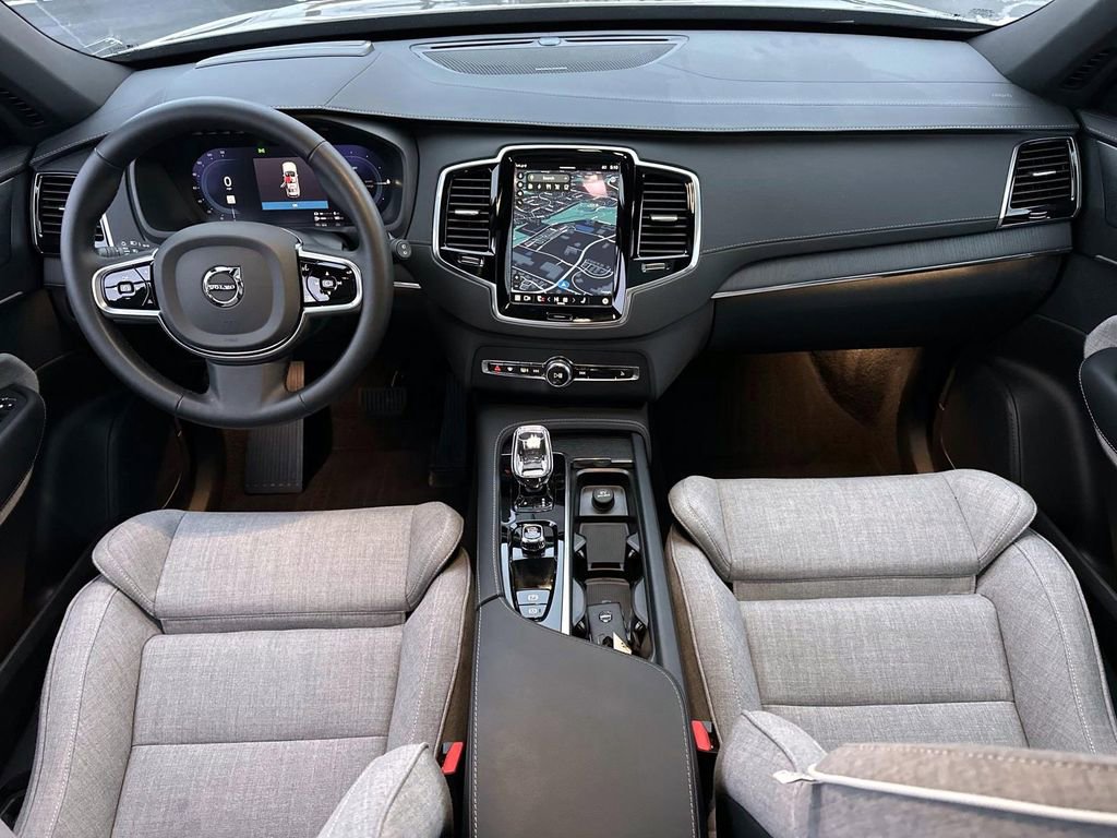 Used 2025 Volvo XC90 T8 Ultra image 31
