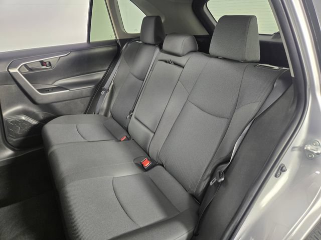 Used 2022 Toyota RAV4 LE AWD/4WD image 14