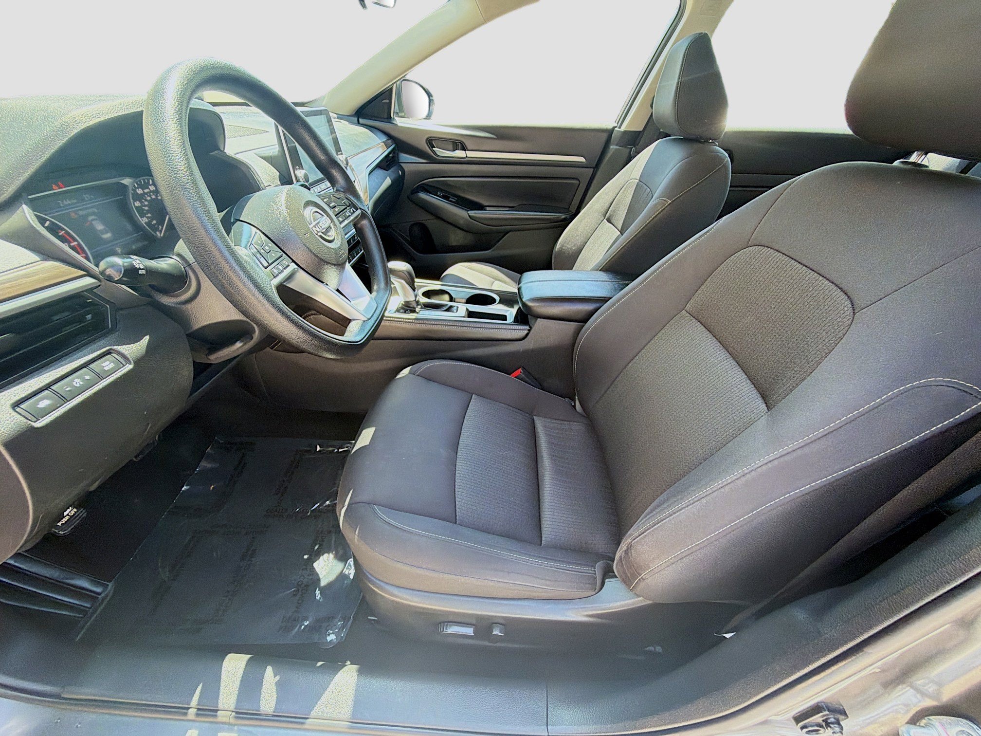 Used 2023 Nissan Altima 2.5 SV FWD image 16