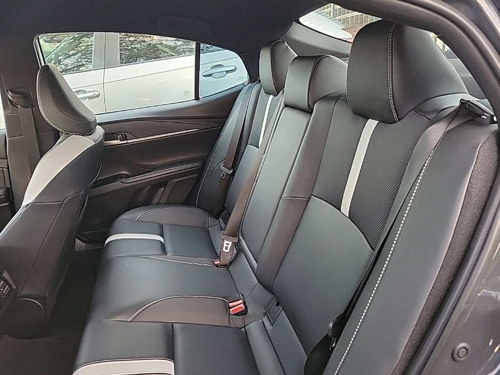 Used 2025 Toyota Camry SE FWD image 11