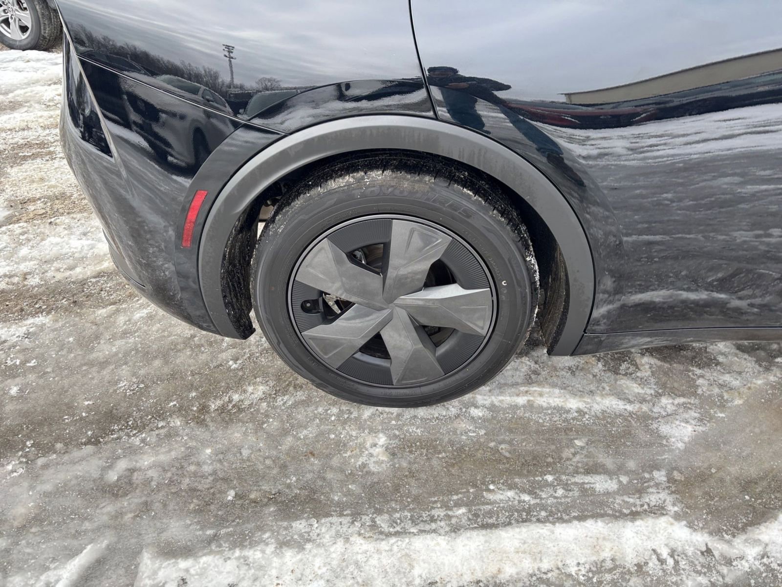 Used 2025 Toyota Prius LE image 28