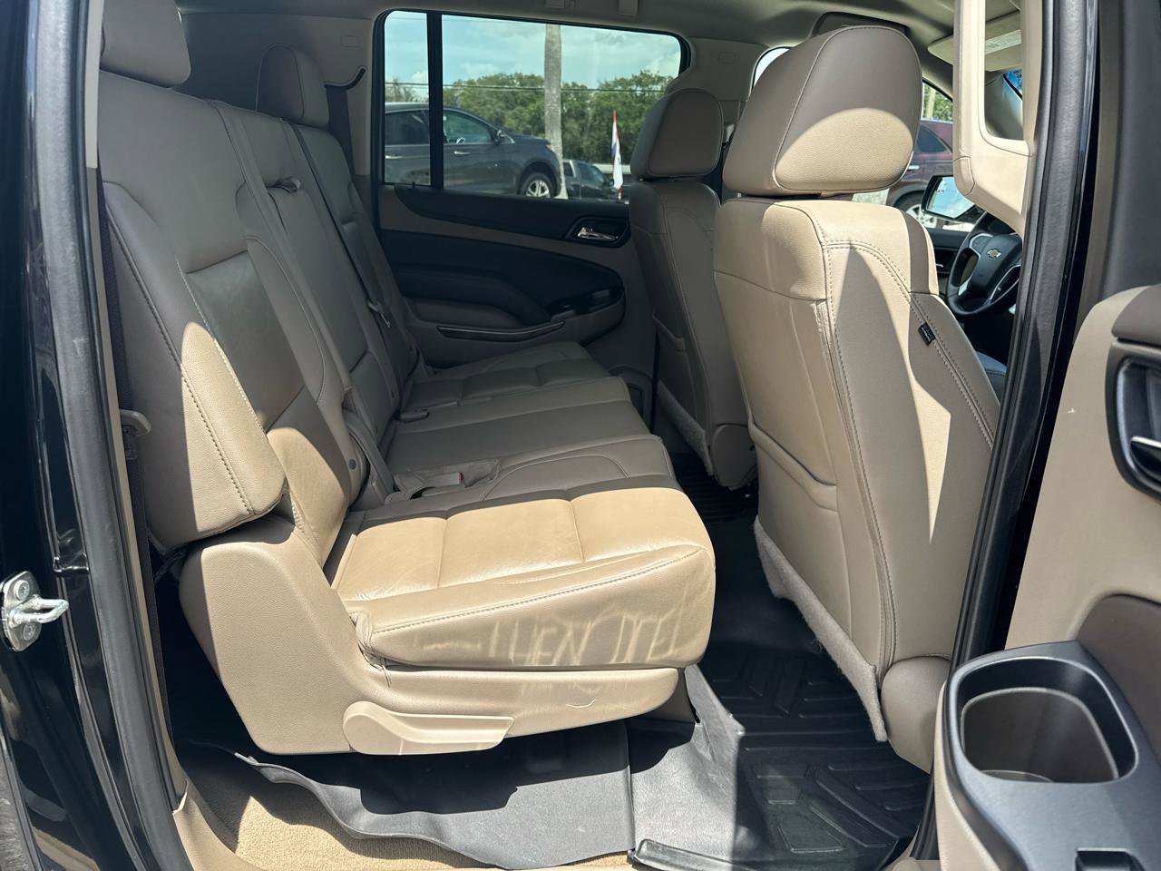 Used 2020 Chevrolet Suburban LT image 13