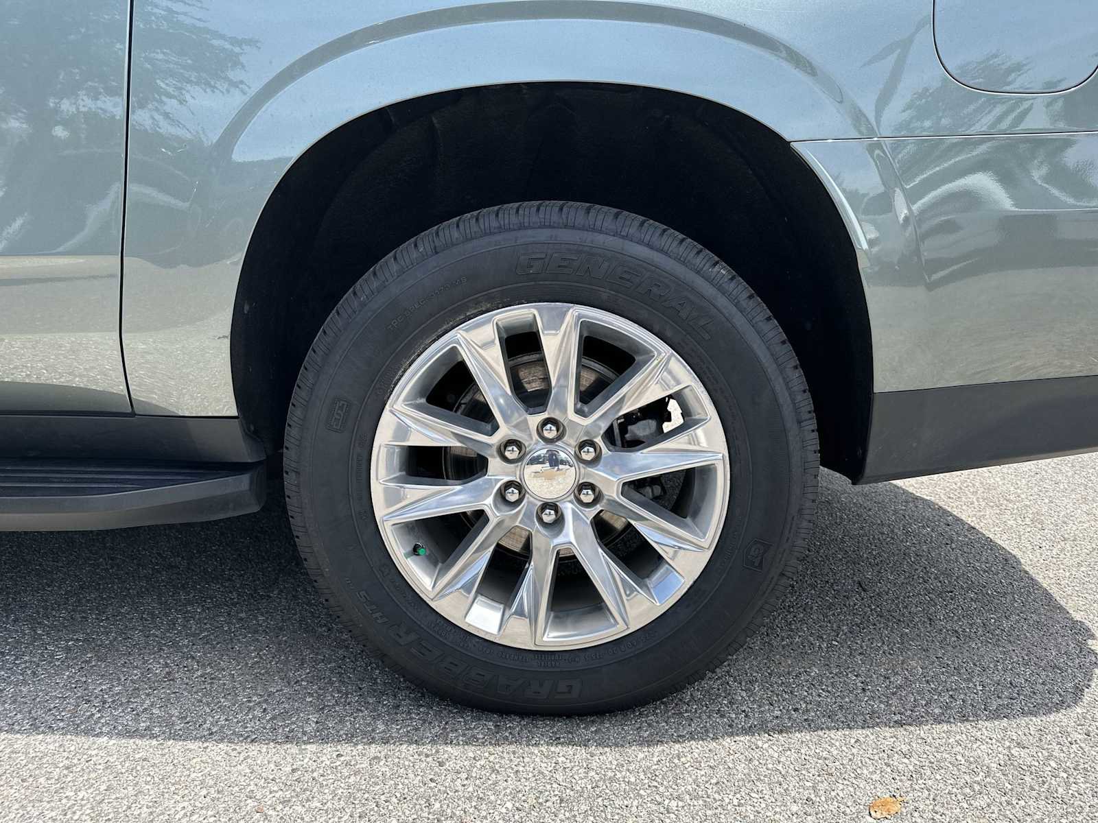 Certified 2023 Chevrolet Suburban Premier RWD image 12