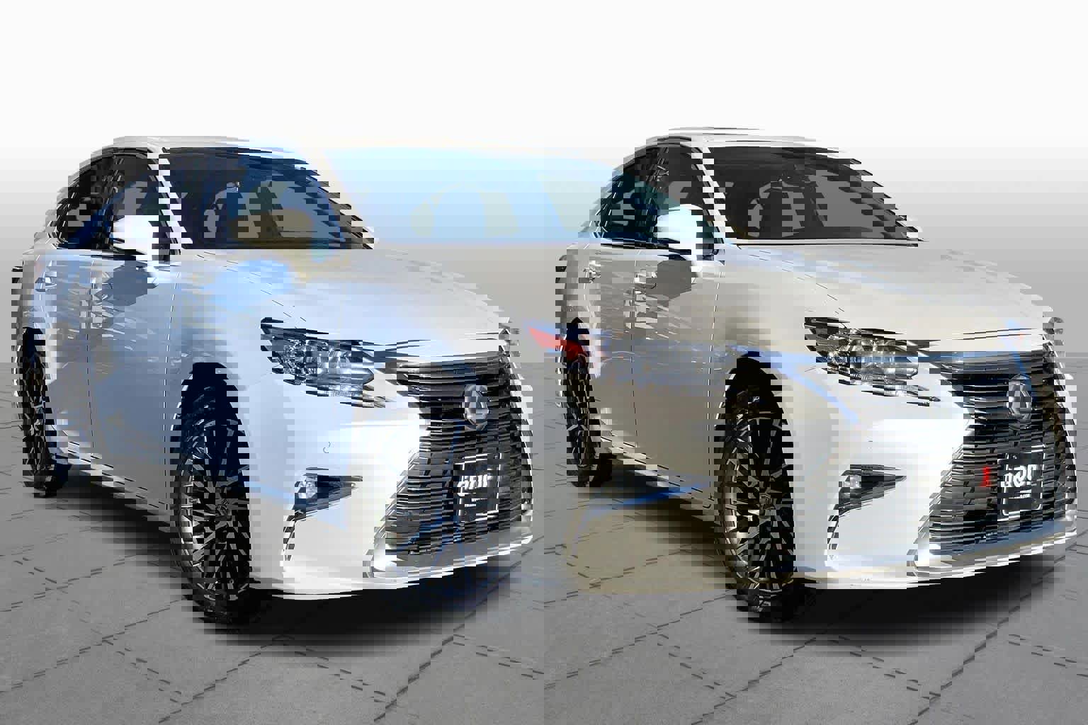 Used 2016 Lexus ES 350 image 2